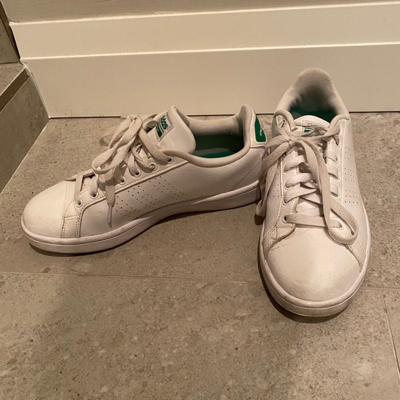 Adidas White Sneakers Women 10/Men 8.5 - Picture 3 of 4